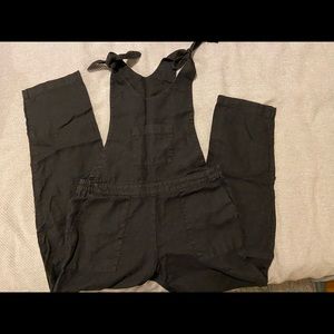 Black linen jumpsuit M